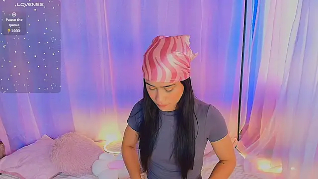 Snapshot of lizzy_kane chatting on April 1, 2026, 8:17 pm lizzy kane online show from April 1, 2026, 8:17 pm