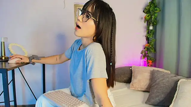 Snapshot of lizzy_kane chatting on November 29, 2025, 8:09 pm lizzy kane online show from November 29, 2025, 8:09 pm