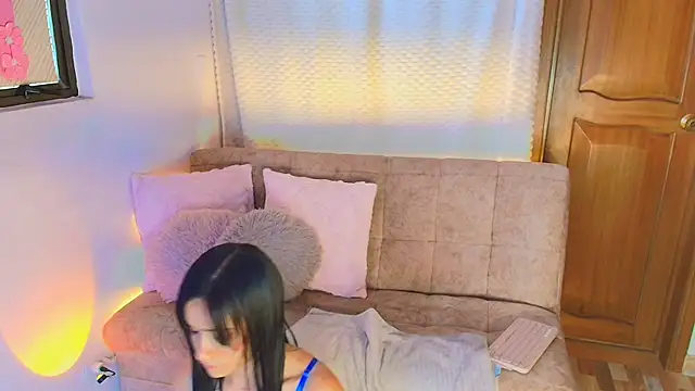 Snapshot of lizzy_kane chatting on March 27, 2026, 8:10 pm lizzy kane online show from March 27, 2026, 8:10 pm