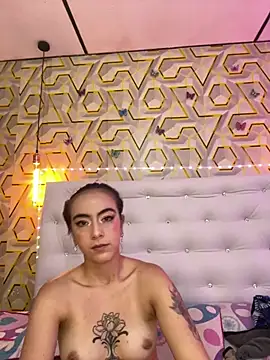 MelanyyJhonson15 online show from April 7, 2026, 2:35 am