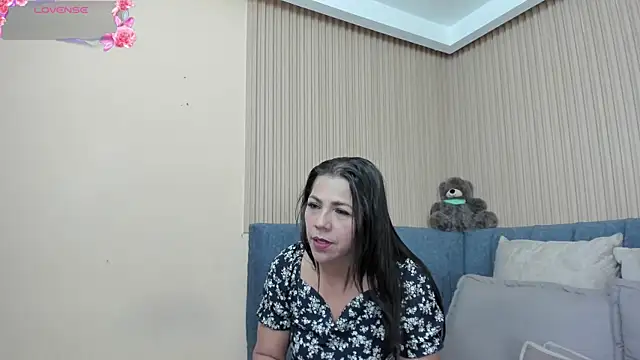 Snapshot of Dulce_emi chatting on December 16, 2025, 12:09 pm Dulce emi online show from December 16, 2025, 12:09 pm