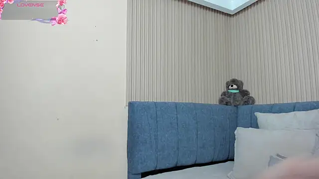 Snapshot of Dulce_emi chatting on December 20, 2025, 12:08 pm Dulce emi online show from December 20, 2025, 12:08 pm