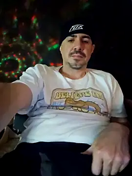 Snapshot of wilburydeznutz chatting on December 15, 2025, 2:50 am wilburydeznutz online show from December 15, 2025, 2:50 am