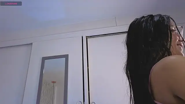 Sasha Wolff online show from April 15, 2026, 5:46 am