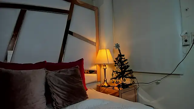 anna jules online show from December 16, 2025, 8:46 pm