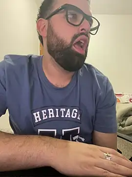 julianlondo111 online show from March 12, 2026, 4:51 am