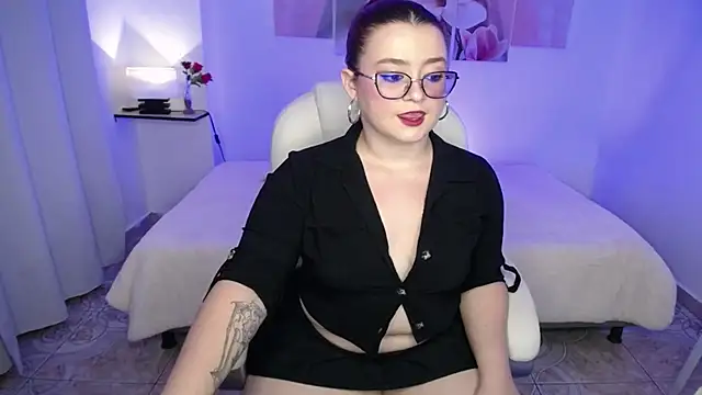 selene rouse  online show from February 4, 2026, 10:27 pm