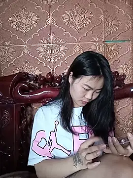 Snapshot of Lynk2x chatting on December 21, 2025, 3:30 am Lynk2x online show from December 21, 2025, 3:30 am