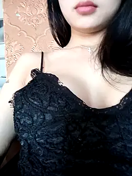 Snapshot of Lynk2x chatting on November 15, 2025, 3:32 am Lynk2x online show from November 15, 2025, 3:32 am