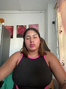 Snapshot of morena-2025 chatting on July 1, 2026, 10:21 pm morena-2025 online show from July 1, 2026, 10:21 pm