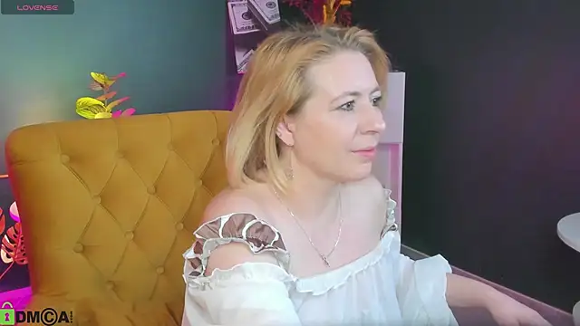 Snapshot of miss_lisaaa chatting on December 2, 2025, 2:23 am miss lisaaa online show from December 2, 2025, 2:23 am