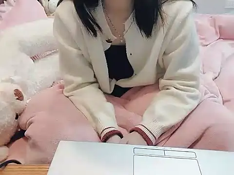 Snapshot of Kass8386 chatting on December 14, 2025, 3:17 pm Kass8386 online show from December 14, 2025, 3:17 pm