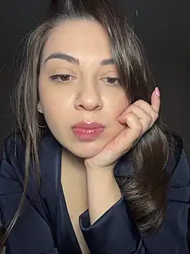 Lovynna online show from May 10, 2026, 5:37 pm