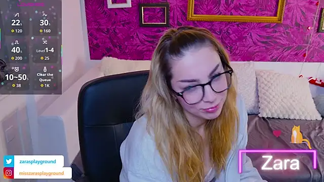 Snapshot of ZarasPlayground chatting on December 15, 2025, 7:09 pm ZarasPlayground online show from December 15, 2025, 7:09 pm