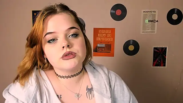 Snapshot of lika_pop chatting on November 17, 2025, 7:18 pm lika pop online show from November 17, 2025, 7:18 pm