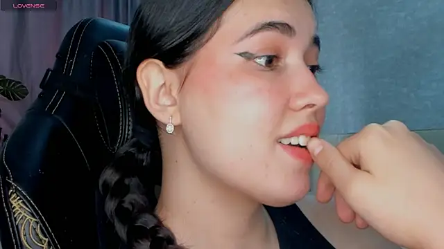 Snapshot of Diara_1an chatting on April 18, 2026, 7:44 am Diara 1an online show from April 18, 2026, 7:44 am