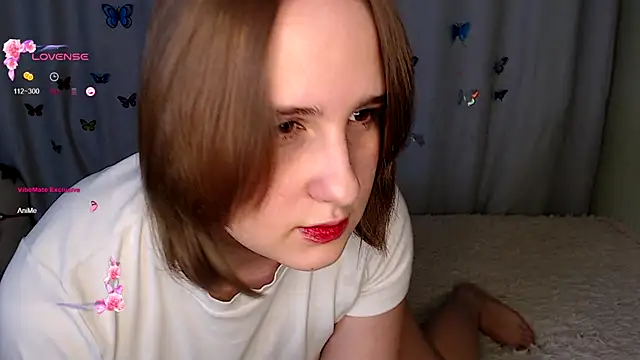 Snapshot of LightNea chatting on November 30, 2025, 4:08 pm LightNea online show from November 30, 2025, 4:08 pm