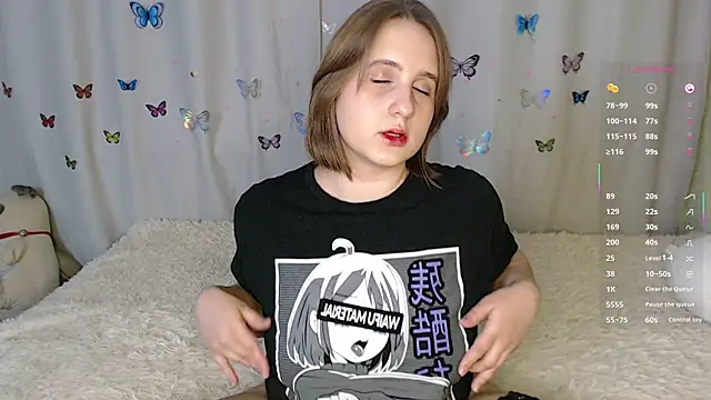 Snapshot of LightNea chatting on November 21, 2025, 1:32 pm LightNea online show from November 21, 2025, 1:32 pm