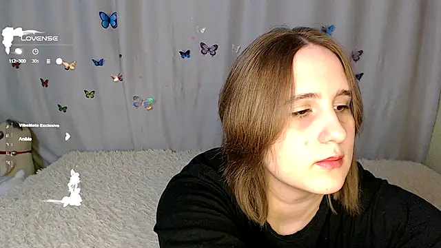 Snapshot of LightNea chatting on December 16, 2025, 6:01 pm LightNea online show from December 16, 2025, 6:01 pm