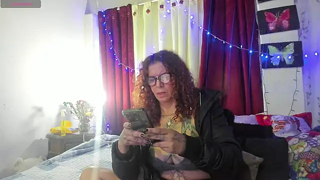 OpheliA TintA online show from November 21, 2025, 8:08 pm