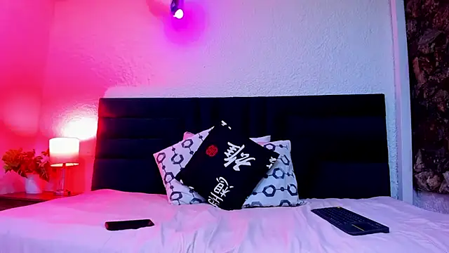 VictoriaRouge  online show from March 7, 2026, 4:41 am