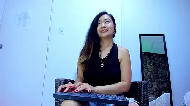 VictoriaRouge  online show from April 1, 2026, 3:52 am