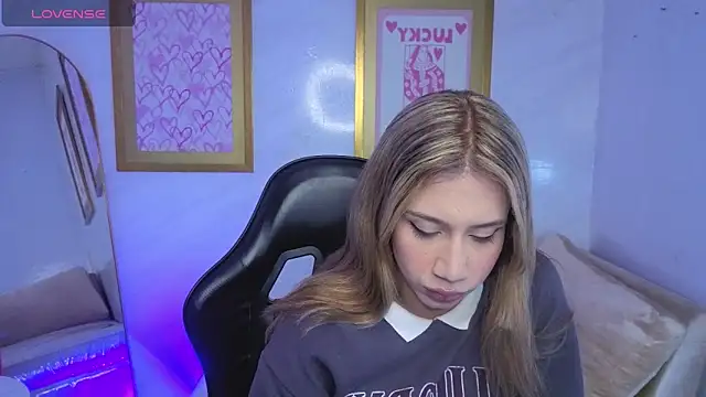 Evy Luxx v online show from March 20, 2026, 3:40 am