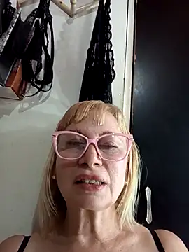 Snapshot of SexyMilf1211 chatting on December 18, 2025, 2:27 am SexyMilf1211 online show from December 18, 2025, 2:27 am