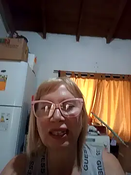 Snapshot of SexyMilf1211 chatting on April 25, 2026, 5:43 pm SexyMilf1211 online show from April 25, 2026, 5:43 pm