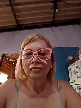 Snapshot of SexyMilf1211 chatting on December 21, 2025, 9:15 pm SexyMilf1211 online show from December 21, 2025, 9:15 pm