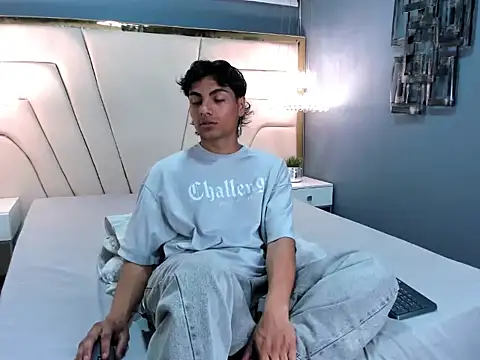 Snapshot of MattFiore chatting on December 3, 2025, 11:53 am MattFiore online show from December 3, 2025, 11:53 am