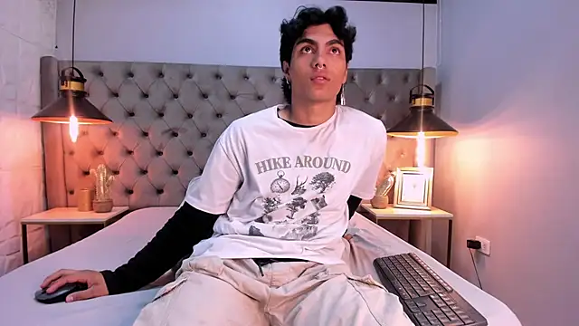 Snapshot of MattFiore chatting on November 20, 2025, 11:55 am MattFiore online show from November 20, 2025, 11:55 am