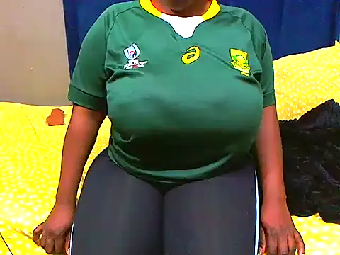 BustyQueenx255 online show from November 13, 2025, 5:28 pm