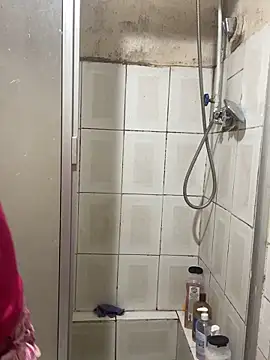 Felinamiau online show from December 3, 2025, 4:46 am