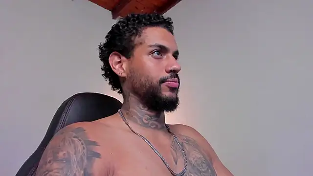 LuigiVitale 1 online show from February 21, 2026, 1:18 am