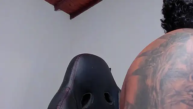 LuigiVitale 1 online show from March 14, 2026, 1:11 am