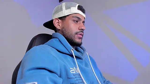 LuigiVitale 1 online show from November 26, 2025, 5:51 am