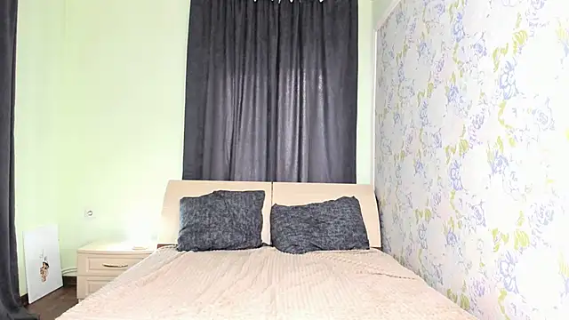 Snapshot of elldiana chatting on February 6, 2026, 9:49 am elldiana online show from February 6, 2026, 9:49 am