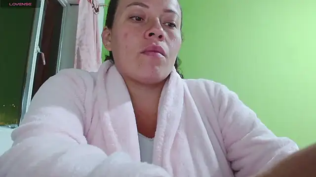 Snapshot of Rouse_hot_ chatting on June 6, 2026, 2:06 am Rouse hot online show from June 6, 2026, 2:06 am