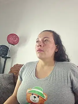 Snapshot of Rouse_hot_ chatting on November 14, 2025, 11:36 am Rouse hot online show from November 14, 2025, 11:36 am