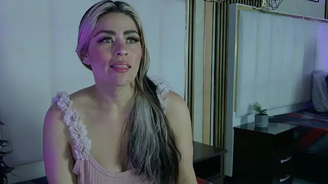 Snapshot of Lia_Jonesss chatting on November 27, 2025, 4:13 am Lia Jonesss online show from November 27, 2025, 4:13 am