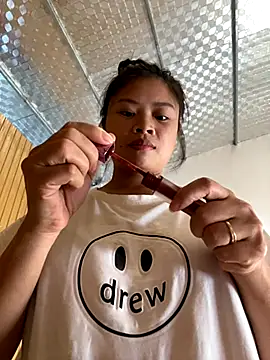 Snapshot of sara-xx chatting on November 26, 2025, 8:03 am sara-xx online show from November 26, 2025, 8:03 am