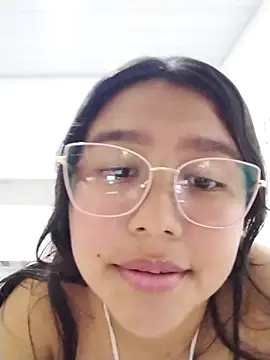 luna seductiva18 online show from November 28, 2025, 11:38 pm