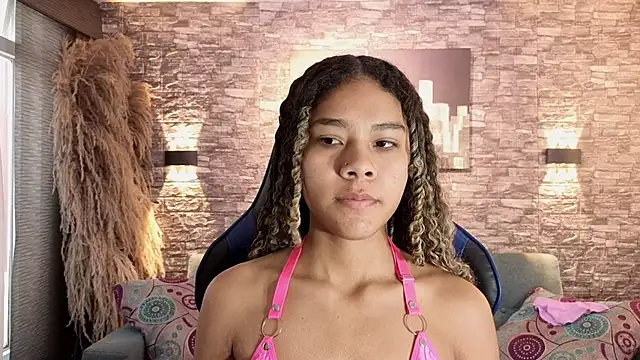 Snapshot of zendayavg chatting on February 10, 2026, 12:04 pm zendayavg online show from February 10, 2026, 12:04 pm