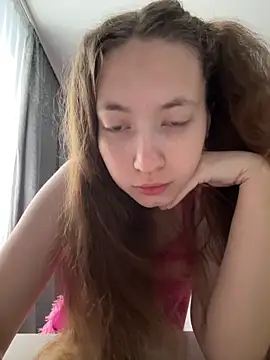 Snapshot of Holy_Poly chatting on December 15, 2025, 8:20 am Holy Poly online show from December 15, 2025, 8:20 am