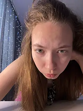 Snapshot of Holy_Poly chatting on January 6, 2026, 7:45 am Holy Poly online show from January 6, 2026, 7:45 am