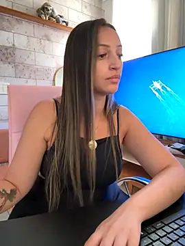 BelleRune online show from September 18, 2025, 1:25 pm