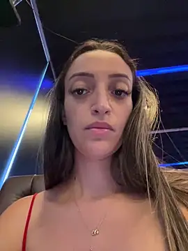 Snapshot of BelleRune chatting on April 13, 2026, 8:24 pm BelleRune online show from April 13, 2026, 8:24 pm