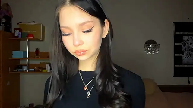 EmmaJonse online show from December 1, 2025, 11:11 am