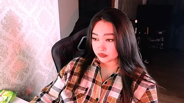 Emma Uilson online show from December 15, 2025, 1:33 am